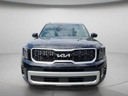 Used 2024 Kia Telluride EX w/ EX Captain's Chair Package FWD image 4