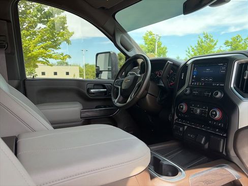 Used 2023 Chevrolet Silverado 2500 LTZ w/ LTZ Convenience Package AWD/4WD image 33