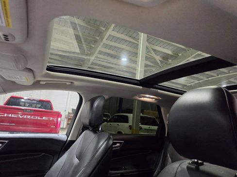 Used 2018 Ford Edge Titanium w/ Equipment Group 301A FWD image 25