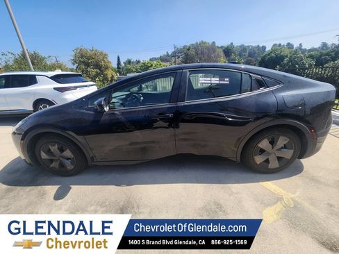Used 2025 Toyota Prius LE AWD/4WD image 3