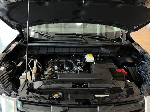 Used 2025 Nissan Pathfinder SV AWD/4WD image 34
