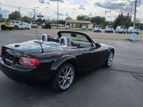 Used 2011 MAZDA MX-5 Miata Grand Touring RWD image 8