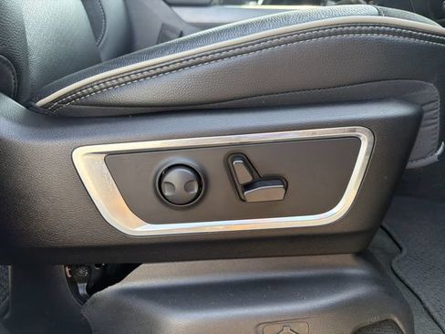 Used 2024 RAM 1500 Laramie RWD image 15