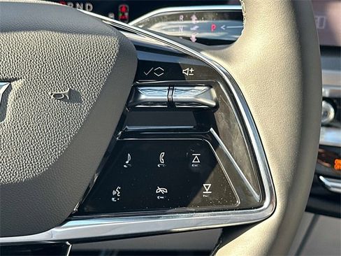 New 2026 Cadillac Lyriq Luxury image 6