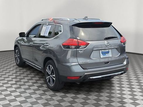 Used 2017 Nissan Rogue SL w/ SL Premium Package FWD image 4