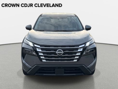 Used 2026 Nissan Rogue SV image 9