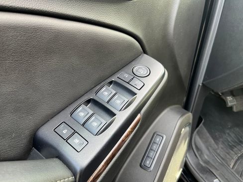 Used 2020 Chevrolet Tahoe LT image 21