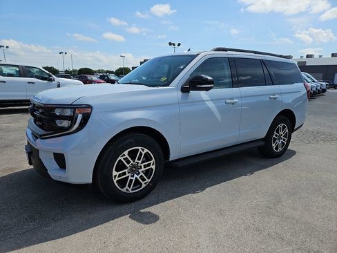 New 2026 Ford Expedition Active RWD image 5