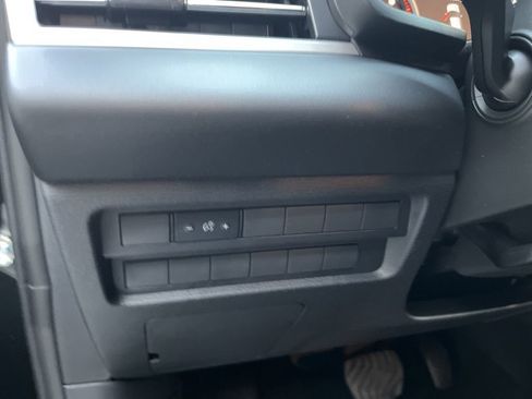 Used 2024 Mitsubishi Outlander ES image 28