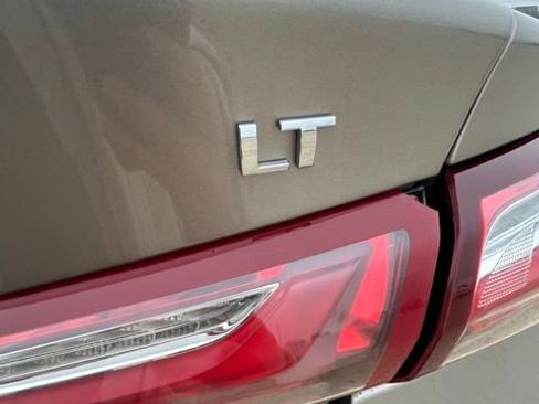 Used 2022 Chevrolet Malibu LT image 24