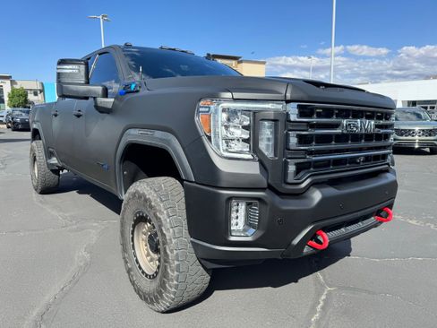 Used 2022 GMC Sierra 3500 AT4 w/ AT4 Premium Plus Package AWD/4WD image 8