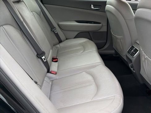 Used 2017 Kia Optima EX image 18