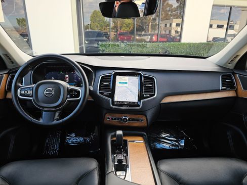 Used 2025 Volvo XC90 B6 Ultra image 19