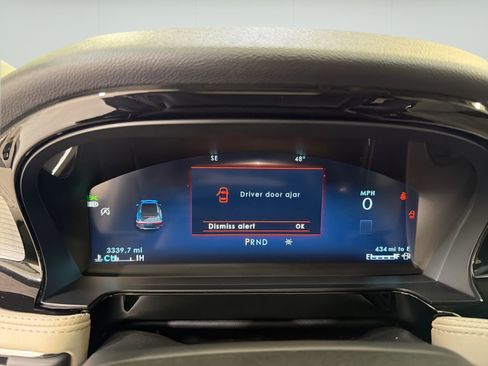 New 2026 Lincoln Corsair Premiere FWD image 16