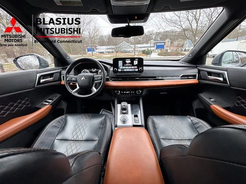 Used 2022 Mitsubishi Outlander SEL image 16