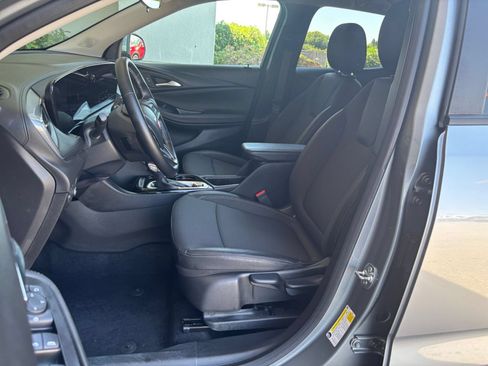Used 2025 Buick Encore GX Preferred FWD image 37