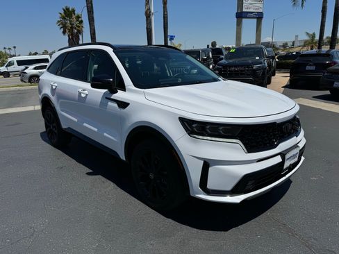 Used 2021 Kia Sorento SX AWD/4WD image 2