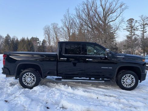 Used 2020 Chevrolet Silverado 2500 High Country w/ Technology Package image 10