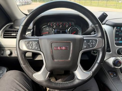 Used 2019 GMC Yukon XL SLT w/ Open Road Package AWD/4WD image 17