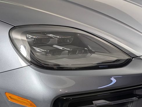 New 2026 Porsche Cayenne AWD/4WD image 15