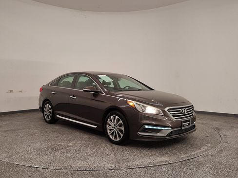 Used 2016 Hyundai Sonata Sport w/ Option Group 03 image 7