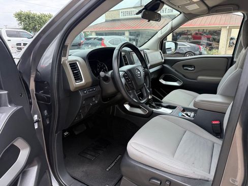 Used 2022 Nissan Frontier SV RWD image 13