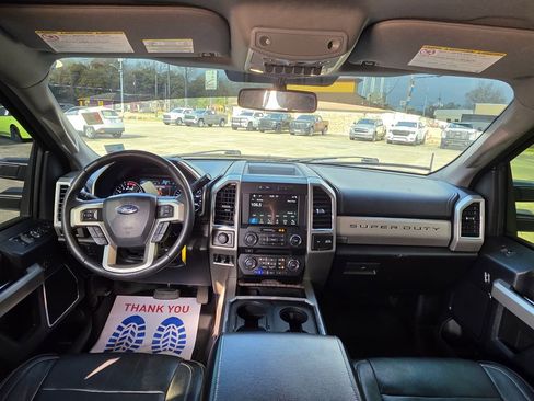 Used 2018 Ford F250 Lariat w/ Chrome Package image 16