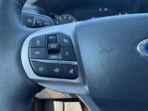 Used 2023 Ford Explorer XLT w/ Equipment Group 202A AWD/4WD image 16