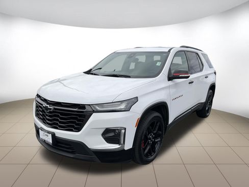 Used 2023 Chevrolet Traverse Premier w/ Redline Edition AWD/4WD image 3