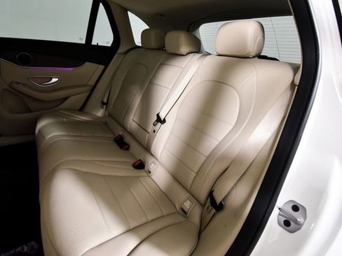 Certified 2022 Mercedes-Benz GLC 300 4MATIC w/ Premium Package Lite image 5