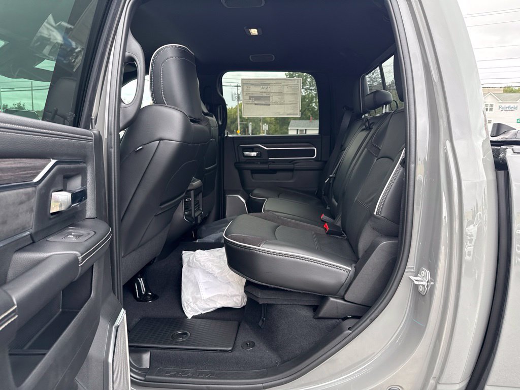 New 2027 RAM 2500 Laramie w/ Night Edition AWD/4WD image 22