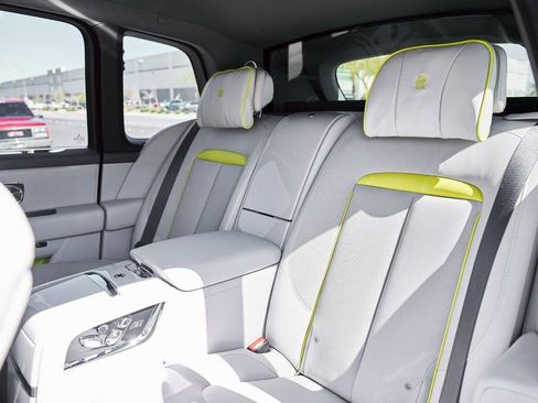 Used 2024 Rolls-Royce Cullinan AWD/4WD image 57