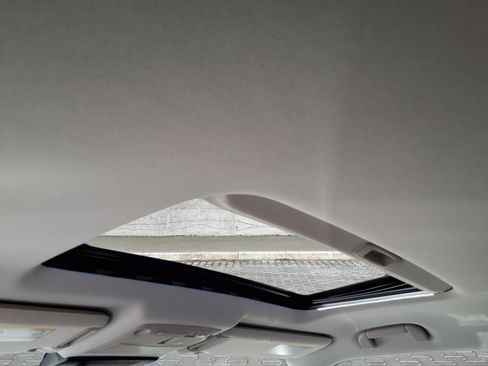 Used 2021 Nissan Armada Platinum w/ Captain's Chairs Package image 5