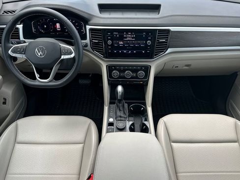Used 2023 Volkswagen Atlas SE w/ Panoramic Sunroof Package image 13