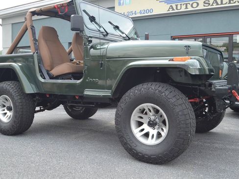Used 1995 Jeep Wrangler Sahara AWD/4WD image 2