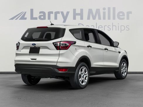 Used 2019 Ford Escape SE image 2