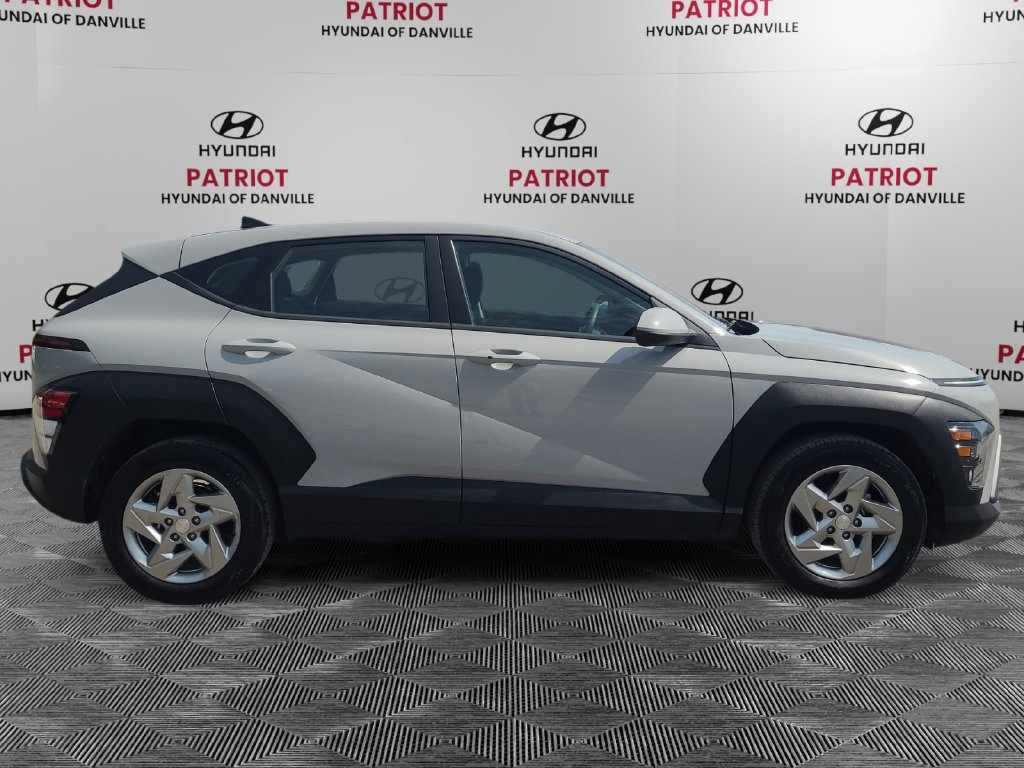 Used 2026 Hyundai Kona SE FWD image 2