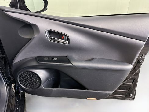 Used 2018 Toyota Prius Three Touring image 31