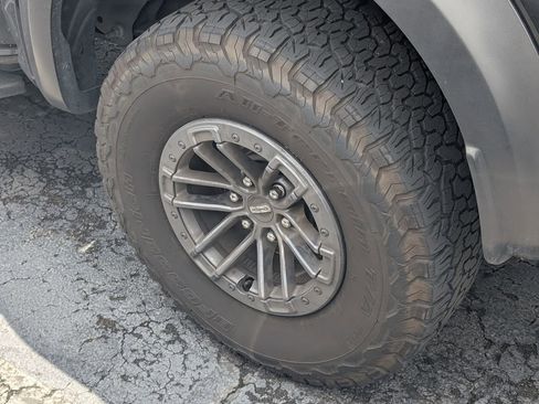 Used 2019 Ford F150 Raptor w/ Equipment Group 802A Luxury AWD/4WD image 10