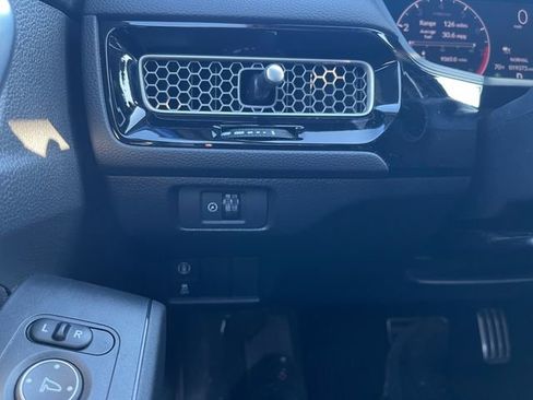 Used 2024 Honda Civic Sport image 25