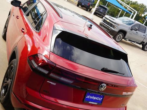 Used 2025 Volkswagen Atlas Cross Sport SEL R-Line image 12