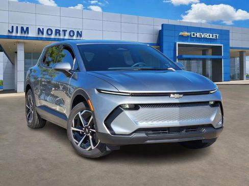 New 2026 Chevrolet Equinox EV LT image 1