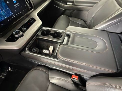 Used 2025 Ford Expedition Max Active image 34