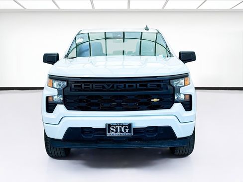Used 2022 Chevrolet Silverado 1500 Custom image 2