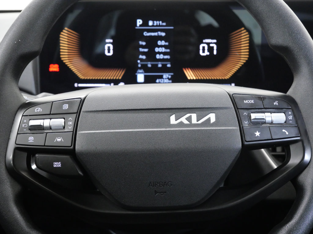 Used 2025 Kia K4 FWD image 16