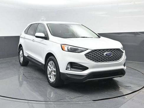 Used 2024 Ford Edge SEL w/ Convenience Package AWD/4WD image 2