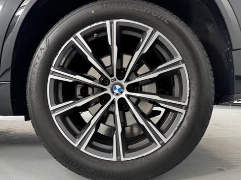 Used 2024 BMW X5 xDrive40i w/ M Sport Package AWD/4WD image 9