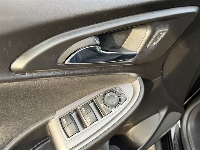Used 2017 Chevrolet Malibu LS FWD image 18