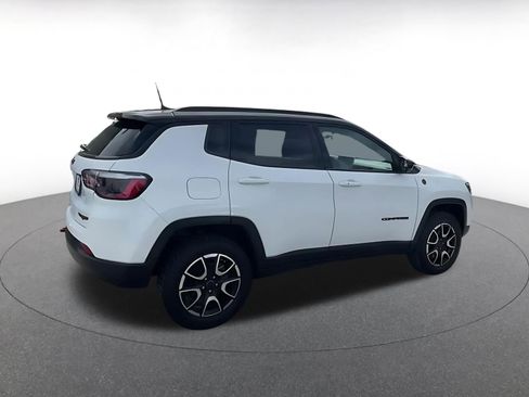 Used 2025 Jeep Compass Trailhawk image 15