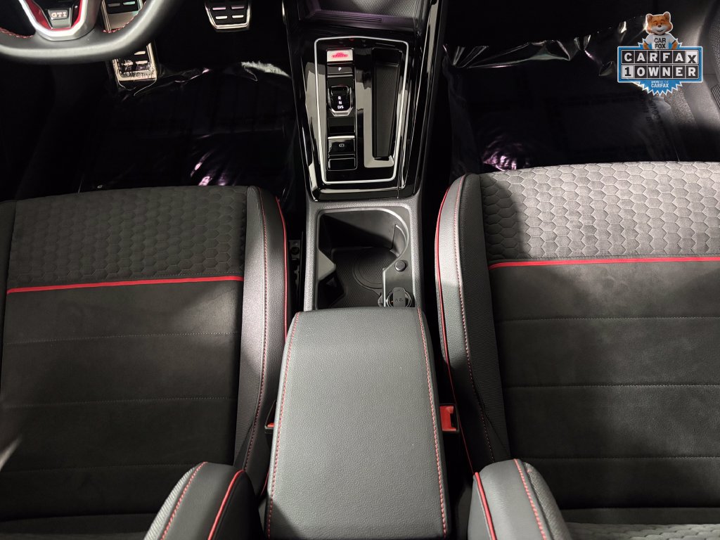 Used 2026 Volkswagen GTI SE FWD image 19
